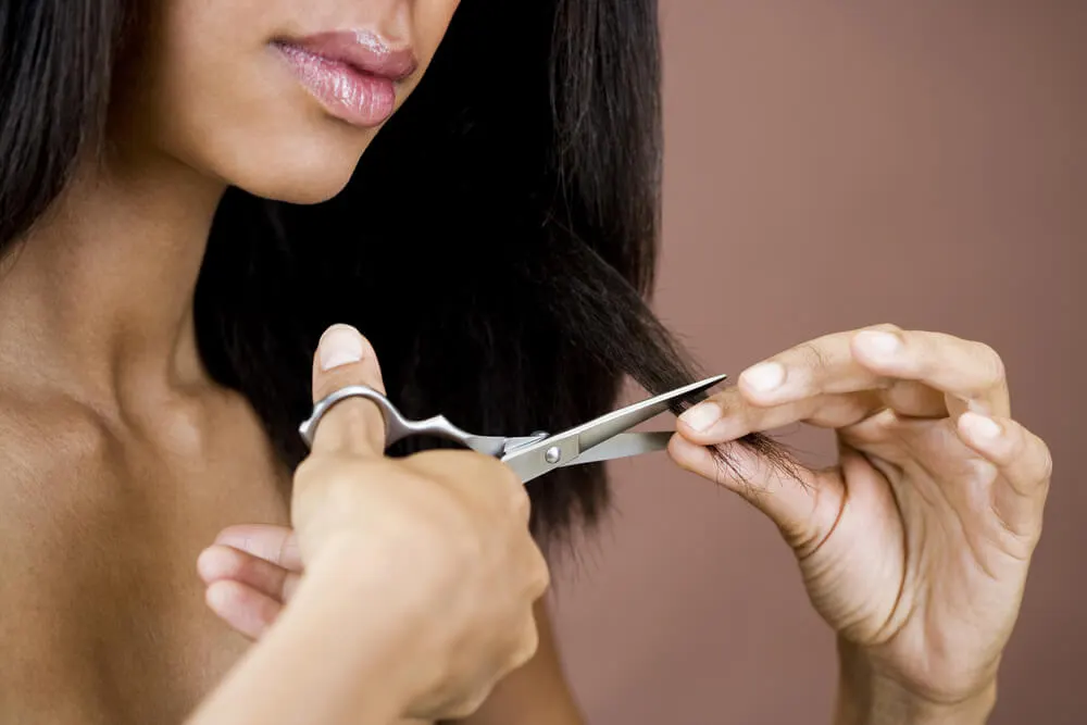 trimming rambut