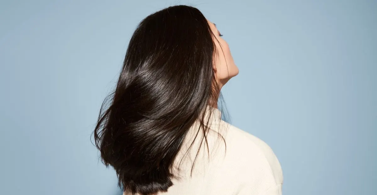 rambut yang kuat, halus, dan berkilau alami