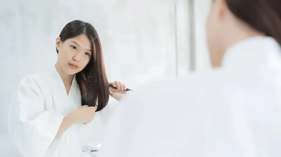 sisir rambut sebelum tidur