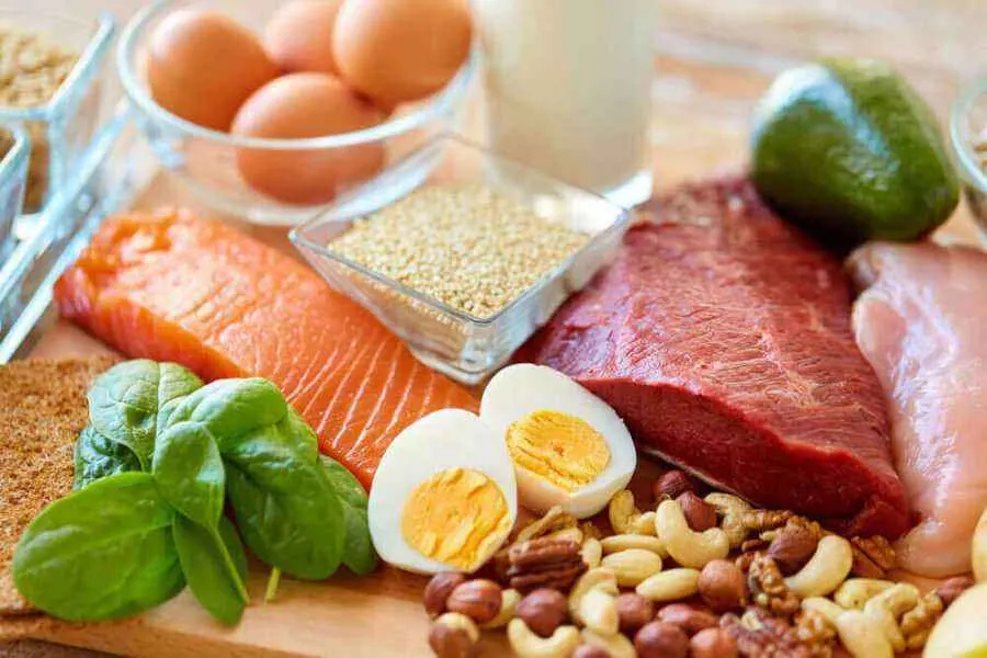 protein, zinc, biotin, dan omega-3